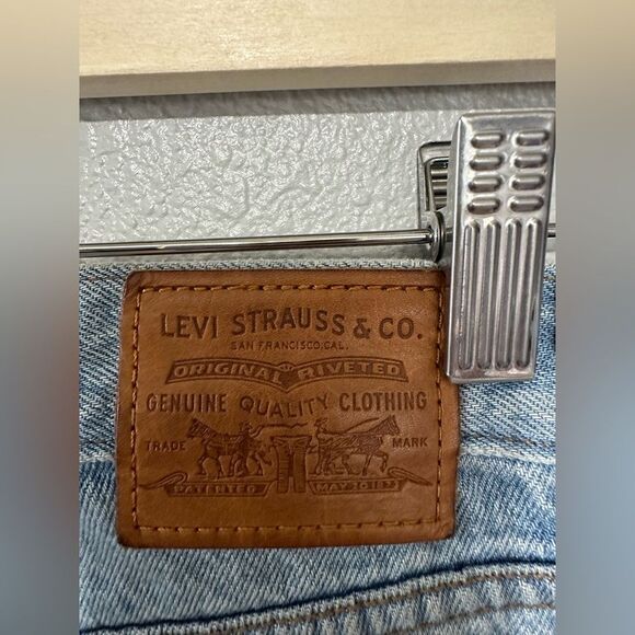 Levis Premium Wedgie Ankle Icon Blue Hi Rise Raw Hem Distressed Size 24 - Picture 11 of 15